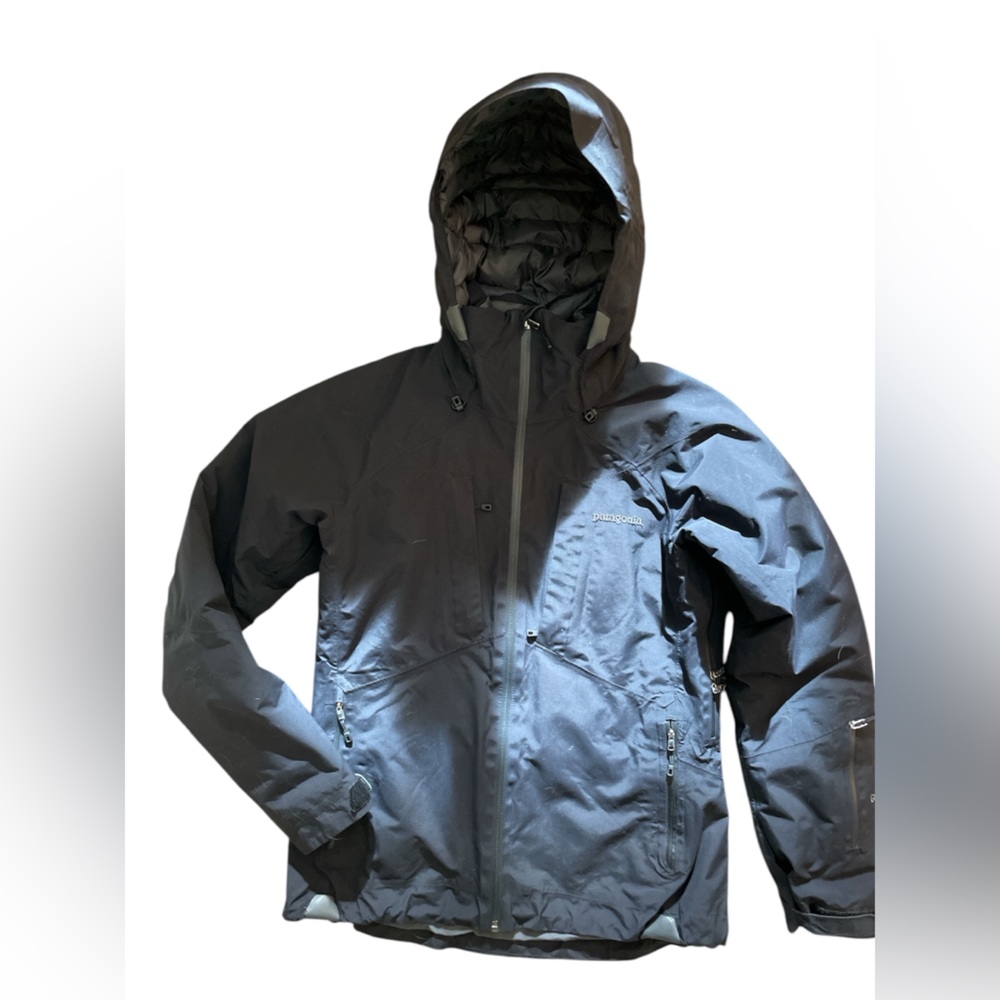 PATAGONIA WOMEN’S PRIMO DOWN JACKET; size M; black
